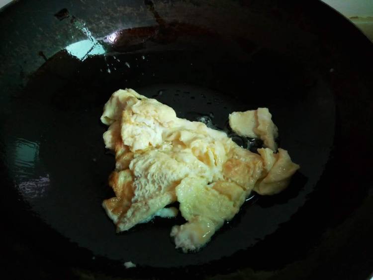 毛豆番茄鸡蛋步骤3