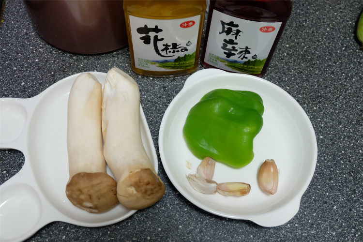 手撕杏鲍菇步骤1