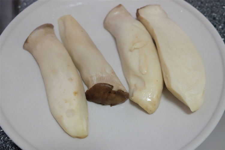 手撕杏鲍菇步骤3