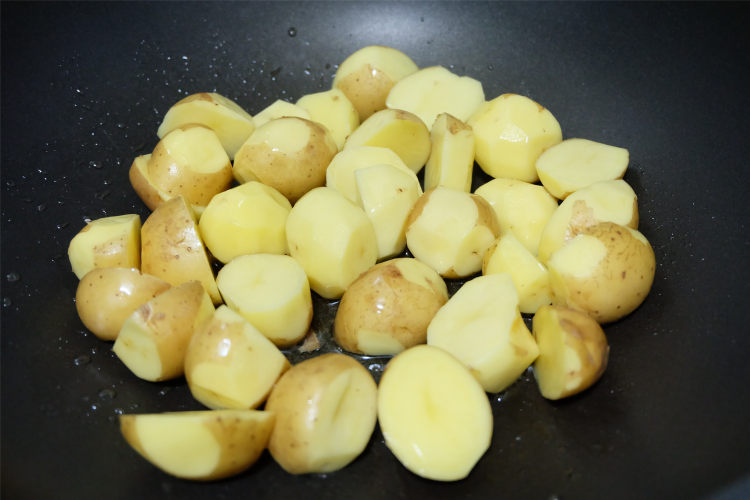 酱烧小土豆步骤3