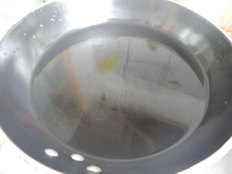 豆角粉条烧排骨步骤1