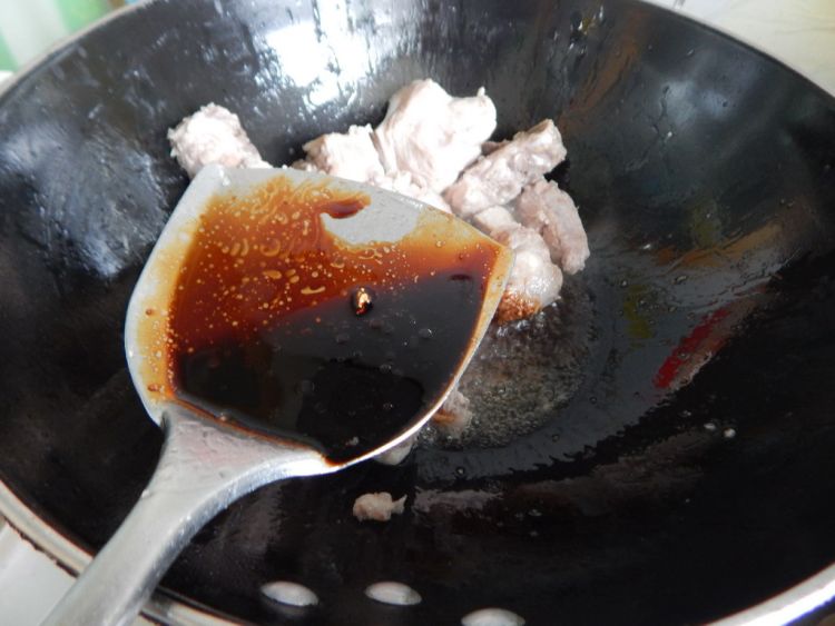 豆角粉条烧排骨步骤4