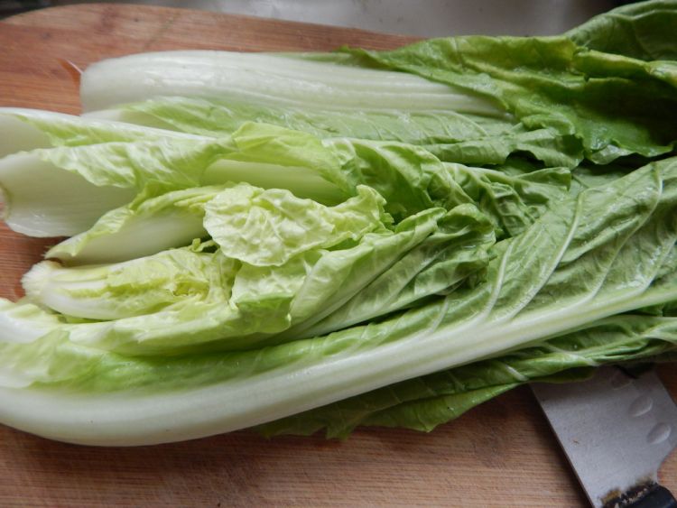 白菜烧黑豆腐步骤2