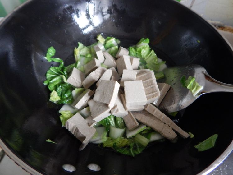 白菜烧黑豆腐步骤9