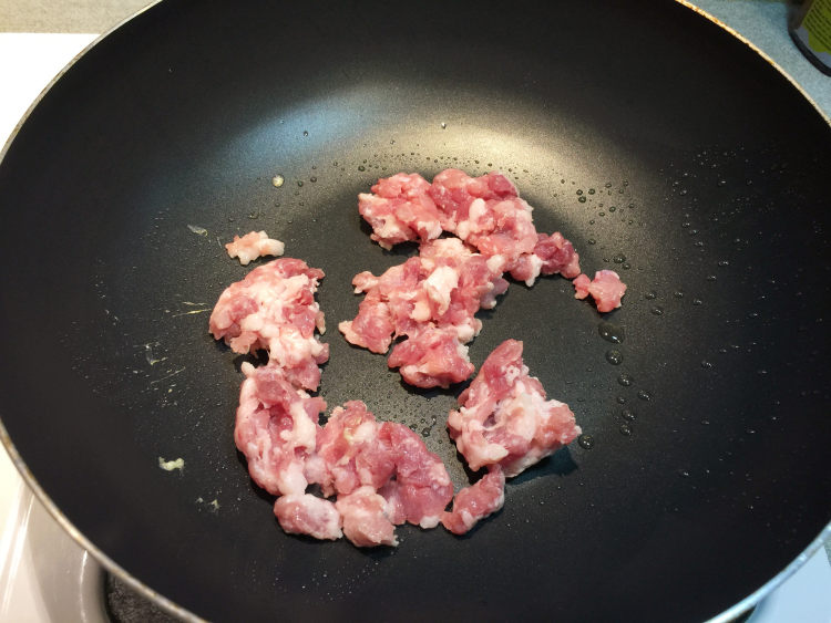 绿辣椒炒蛋肉末步骤4