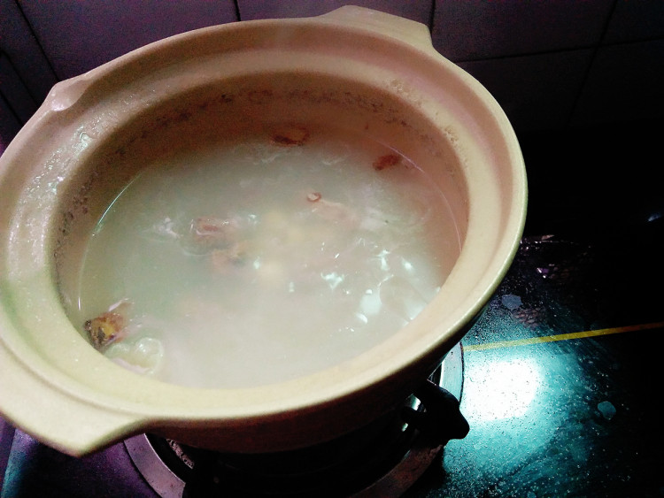 排骨冬瓜莲子汤步骤5