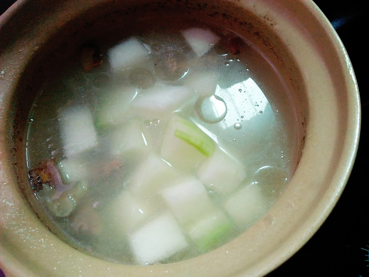 排骨冬瓜莲子汤步骤6