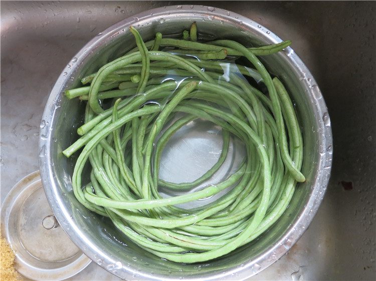 手撕豇豆步骤2