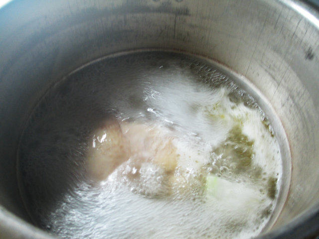 冬瓜菜芯鸡腿汤步骤7