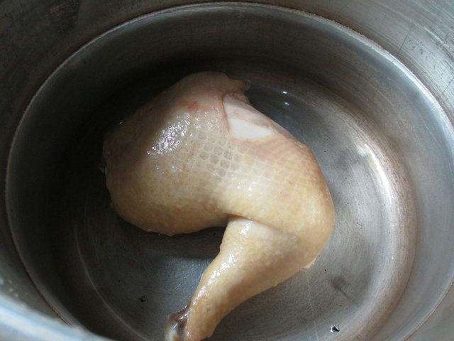 冬瓜菜芯鸡腿汤步骤2