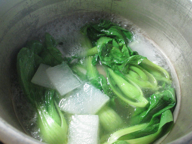 冬瓜菜芯鸡腿汤步骤8
