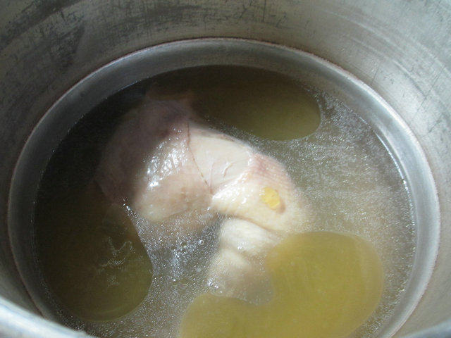 冬瓜菜芯鸡腿汤步骤6