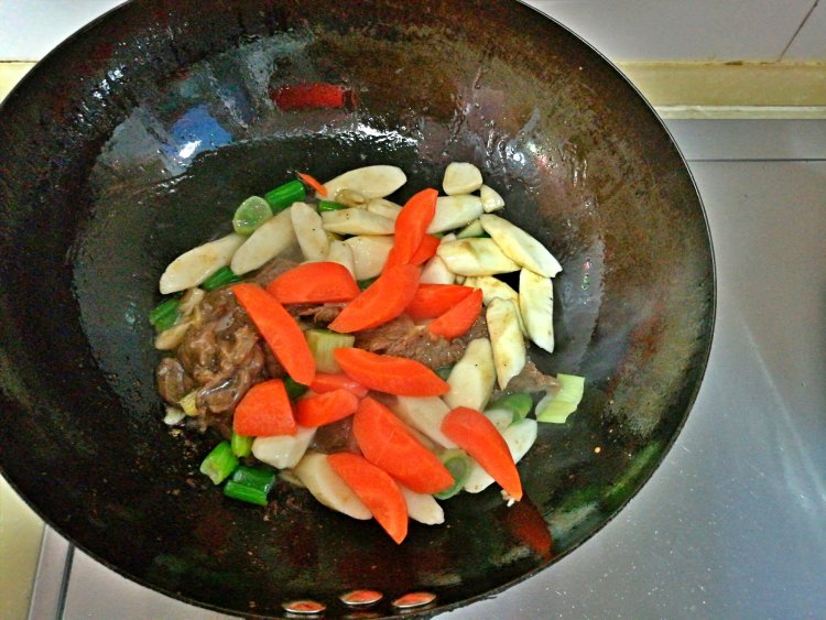 山药炖牛肉步骤5