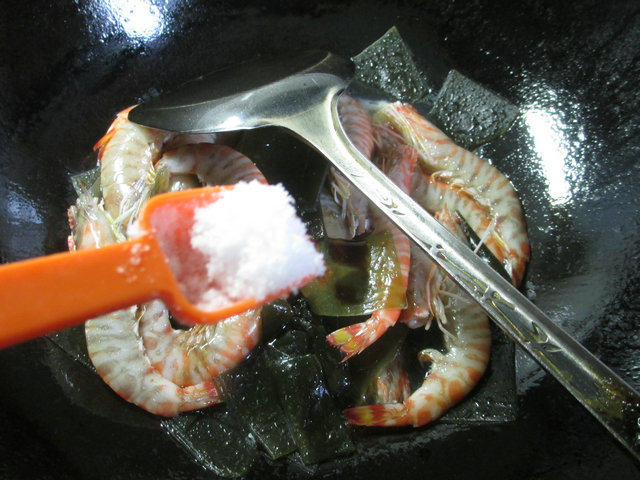 海带炒基围虾步骤8