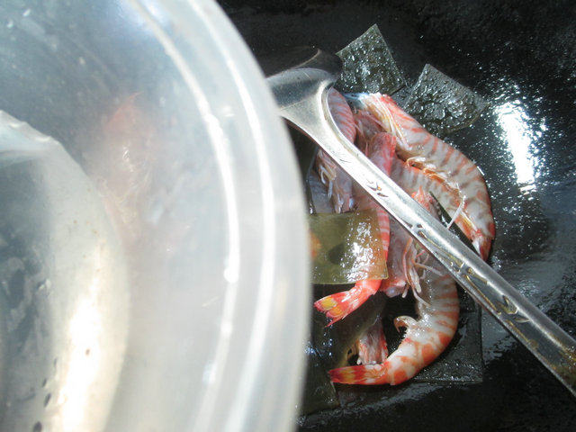 海带炒基围虾步骤5