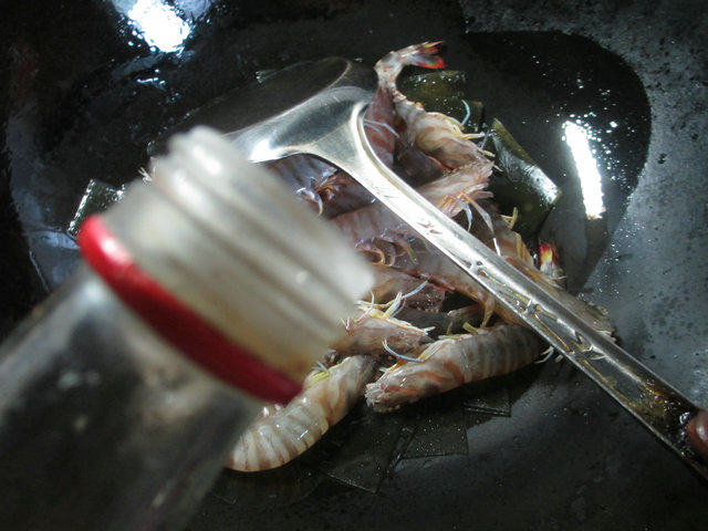 海带炒基围虾步骤3