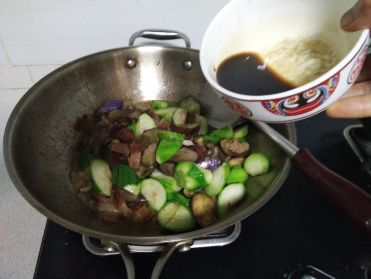 丝瓜烧茄子步骤9