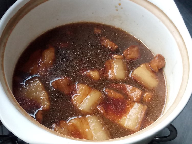 红烧肉焖豆腐步骤5