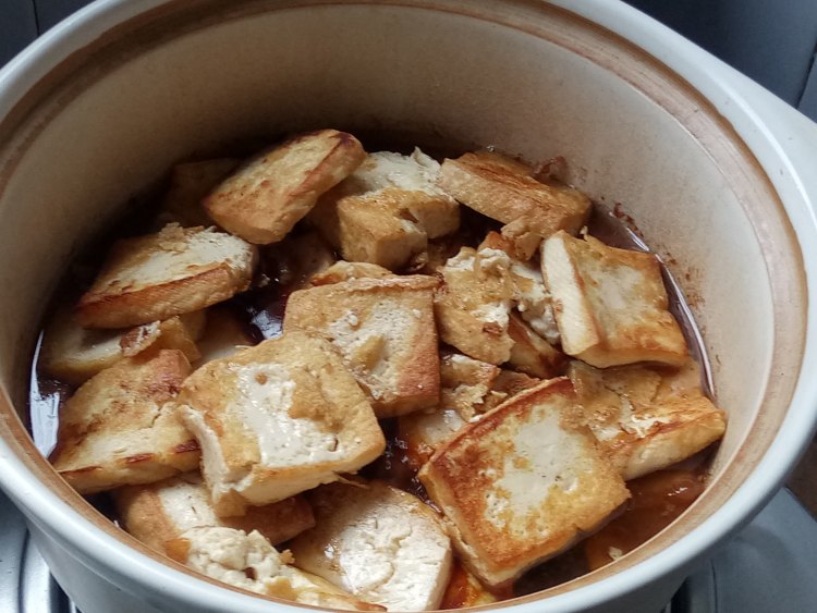 红烧肉焖豆腐步骤9