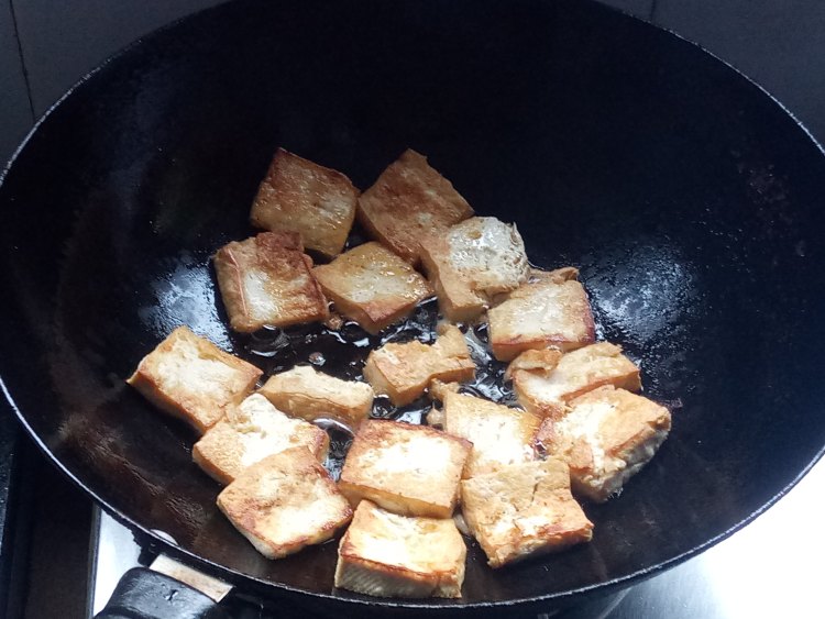 红烧肉焖豆腐步骤8