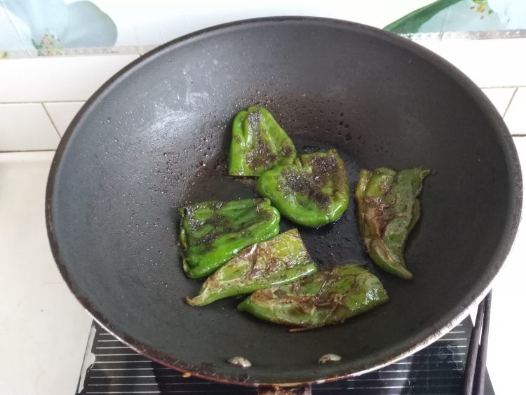 生抽辣椒闷步骤6