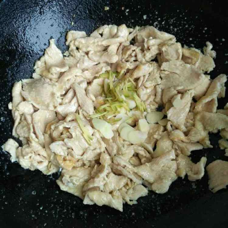 芦笋炒鸡肉步骤7