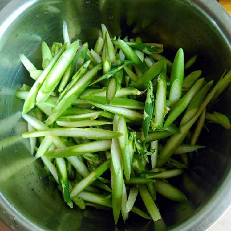 芦笋炒鸡肉步骤4