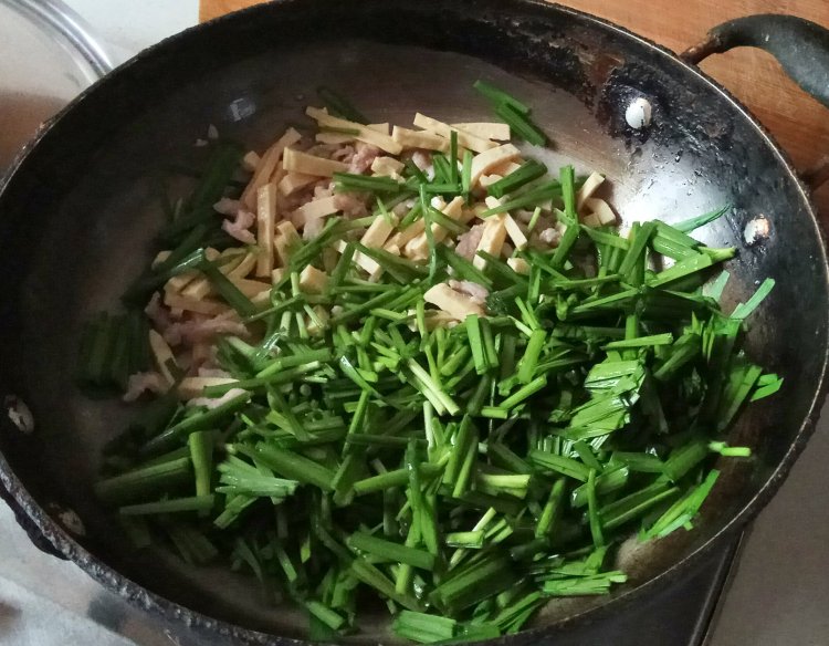 韭菜肉丝炒豆干步骤6