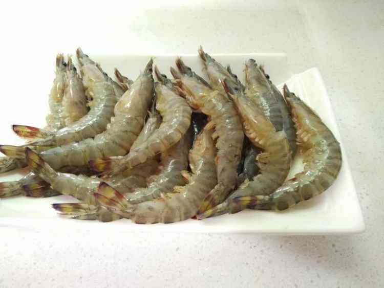 白灼九节虾步骤1
