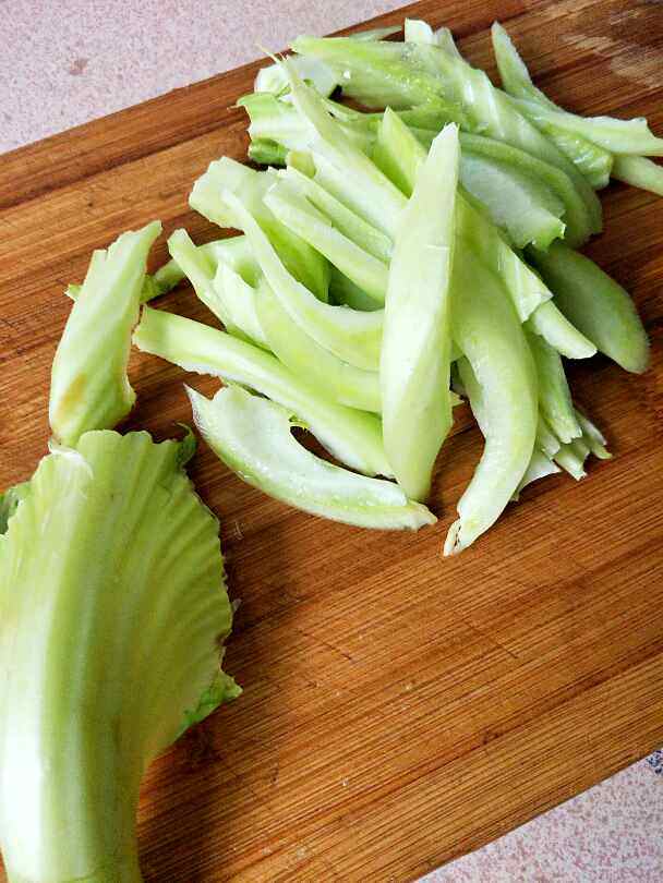 芥菜根炒肉步骤2