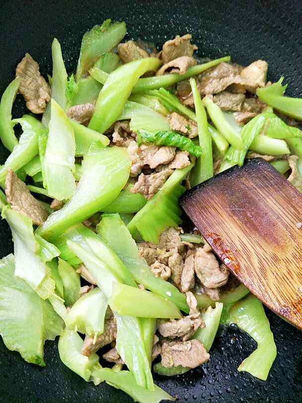 芥菜根炒肉步骤5