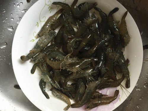 河虾烧酱步骤2