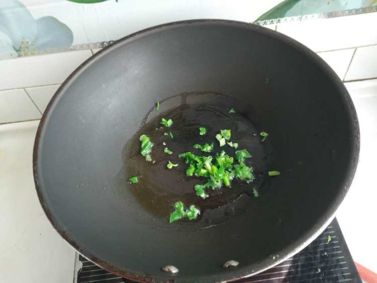 木耳炒西葫芦步骤4