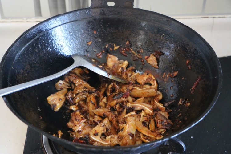 辣子羊头肉步骤5
