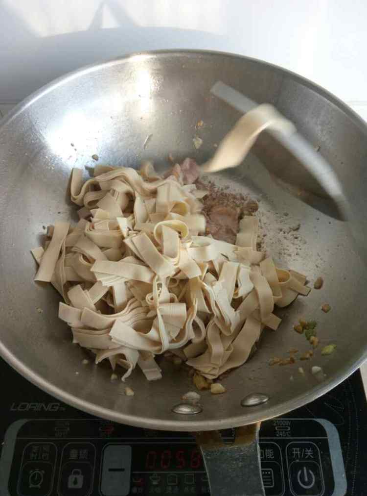 勾汁干豆腐步骤4