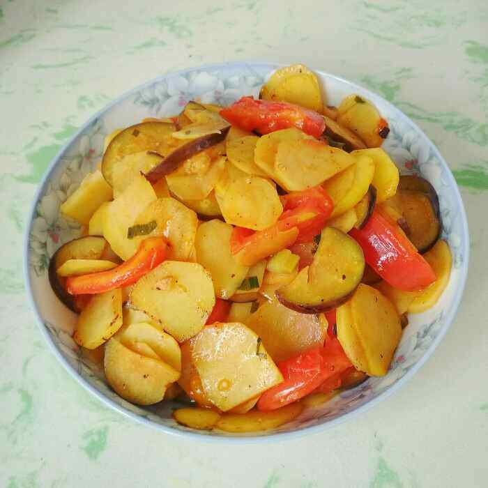 西红柿茄子炒土豆片步骤9