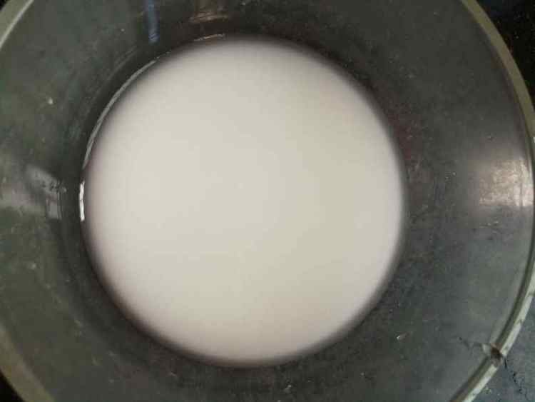 鸡蛋蛏子烩丝瓜步骤1