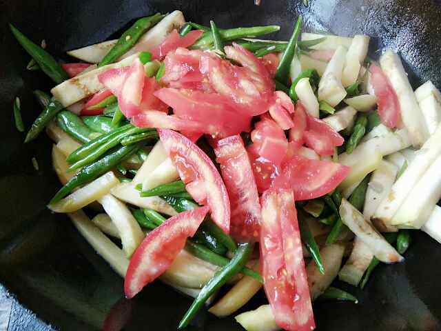 土豆茄子炖豆角步骤8