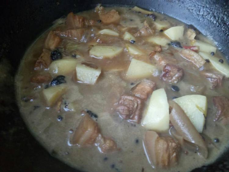 五花肉炖土豆步骤7