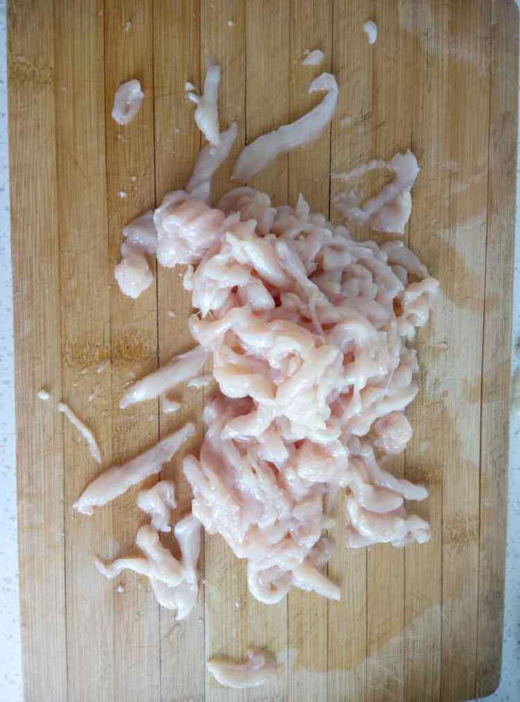 小炒鸡肉丝步骤1