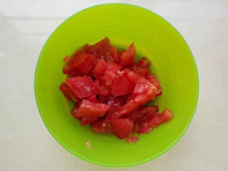 西红柿虾仁豆腐步骤2