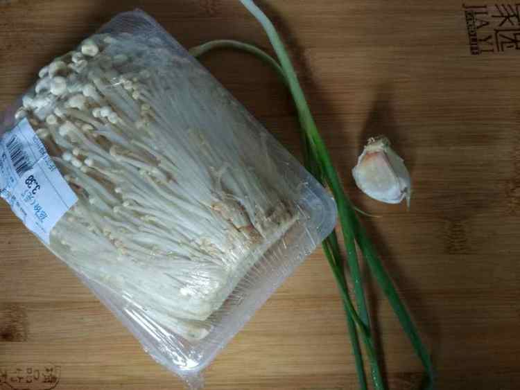 蚝油金针菇步骤1