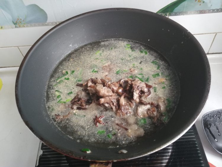 小白菜榛蘑粉丝汤步骤7