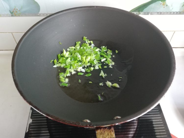 木耳番茄炒鸡蛋步骤4