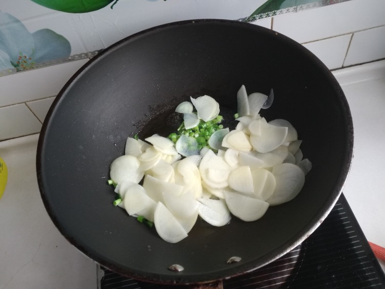 土豆榛蘑炒辣椒步骤8