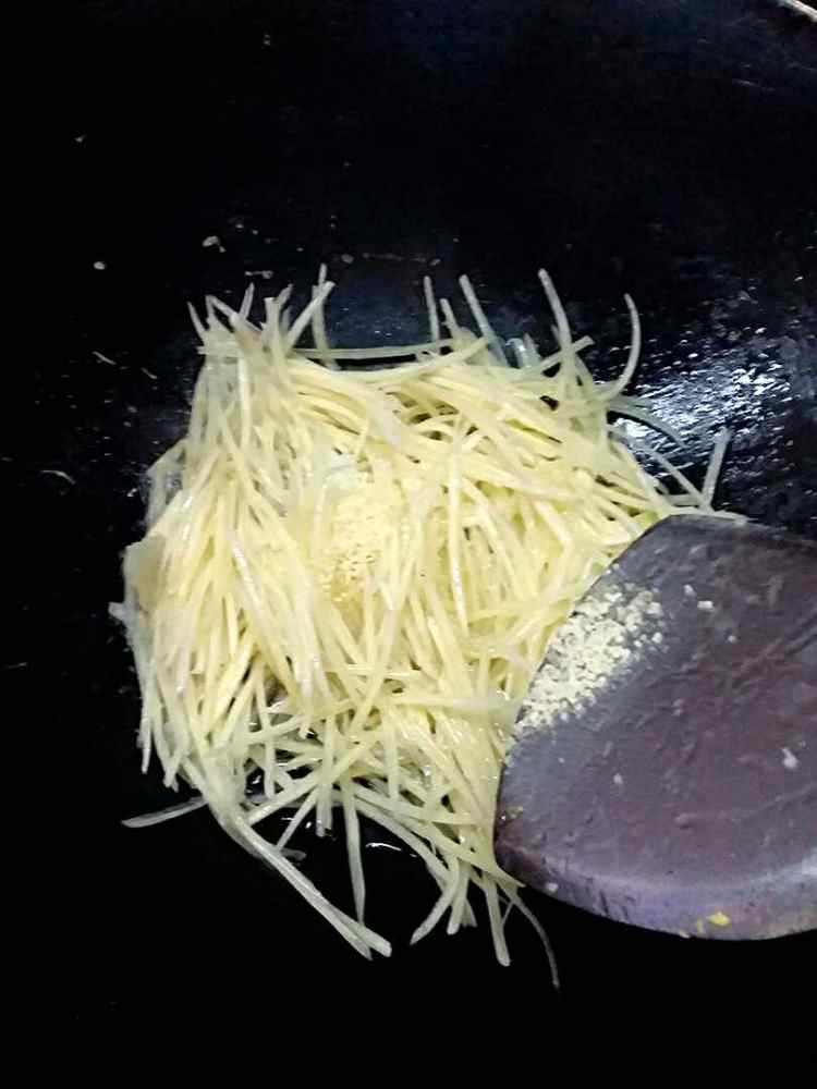 土豆炒火腿步骤4