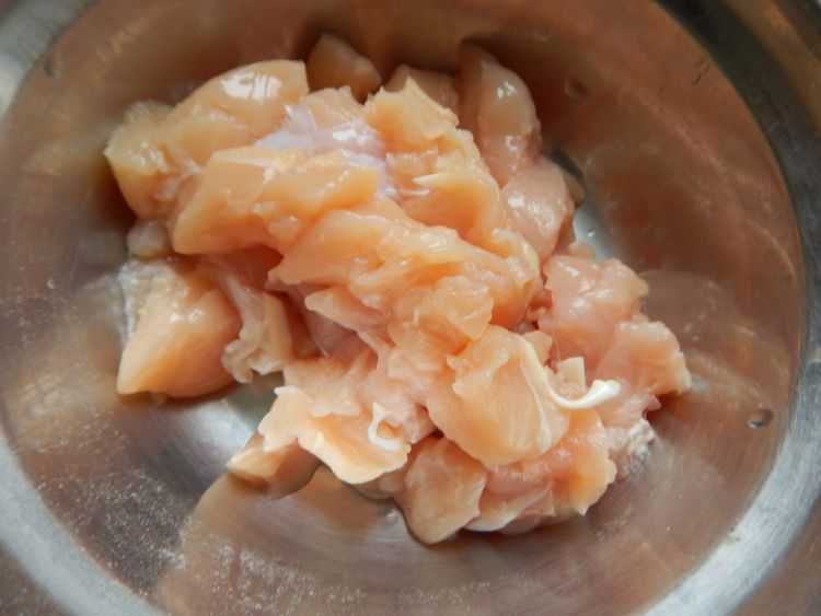 土豆茄子烧鸡丁步骤1