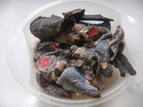 椰肉炖乌鸡步骤1