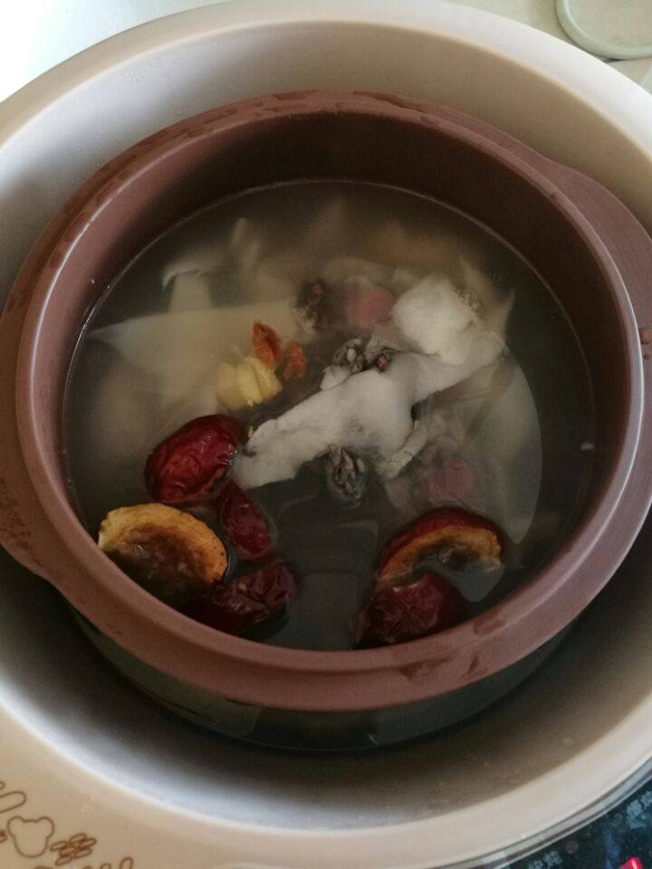 椰肉炖乌鸡步骤6