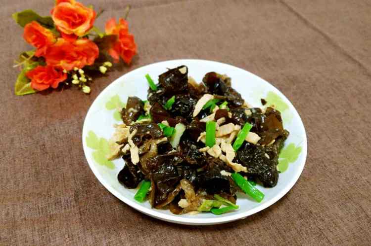 木耳小炒肉步骤8